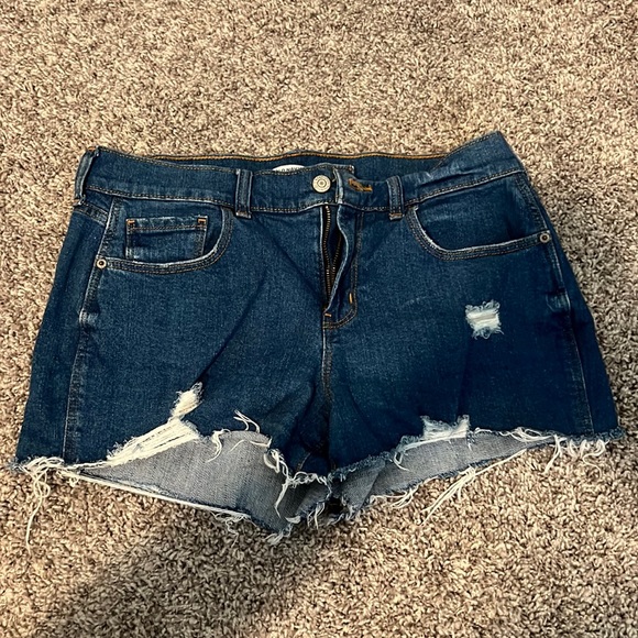 Old Navy Boyfriend Jean Shorts - Picture 3 of 8